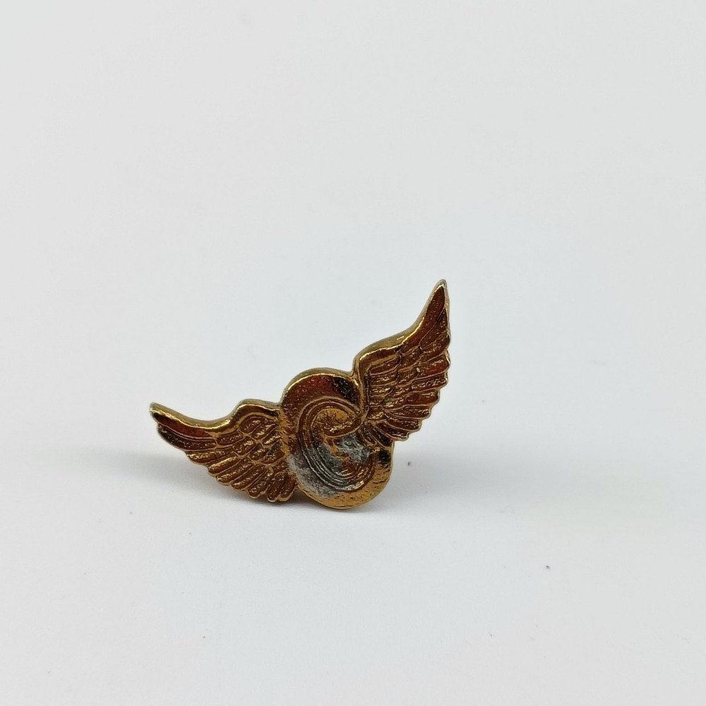 Winged Tire Motorcycle Pin Gold Tone Lapel Hat Biker Rider Memorabilia VTG